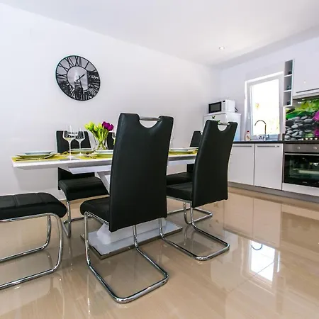 Tatil Evi House *