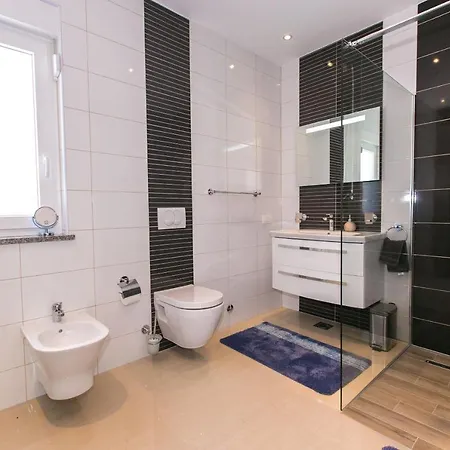 House Semesterbostad