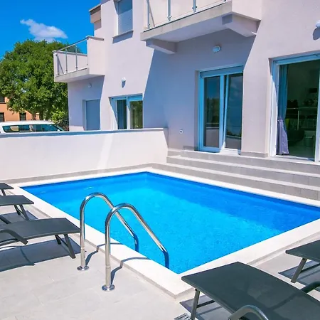 Dom wakacyjny House