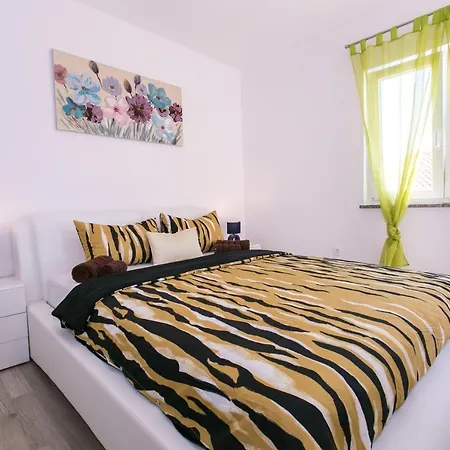 House Дом отдыха Vrh (Krk)