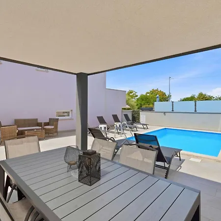 House * Vrh (Krk)
